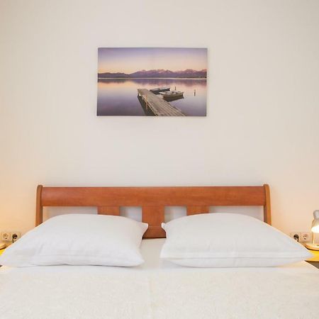 Apartment Smuljic Vrboska Extérieur photo