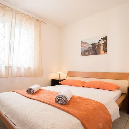 Apartment Smuljic Vrboska Extérieur photo