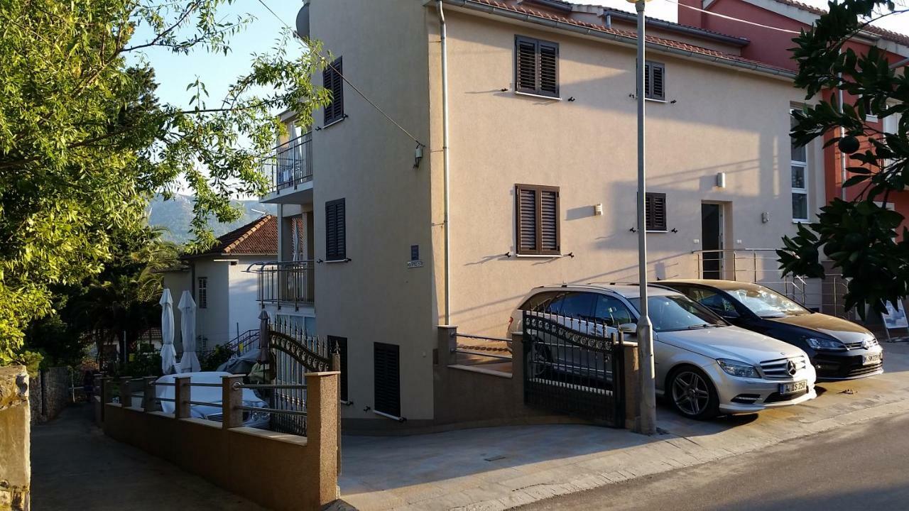 Apartment Smuljic Vrboska Extérieur photo