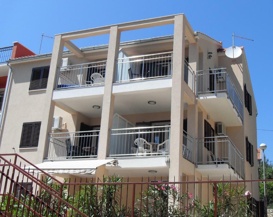 Apartment Smuljic Vrboska Extérieur photo