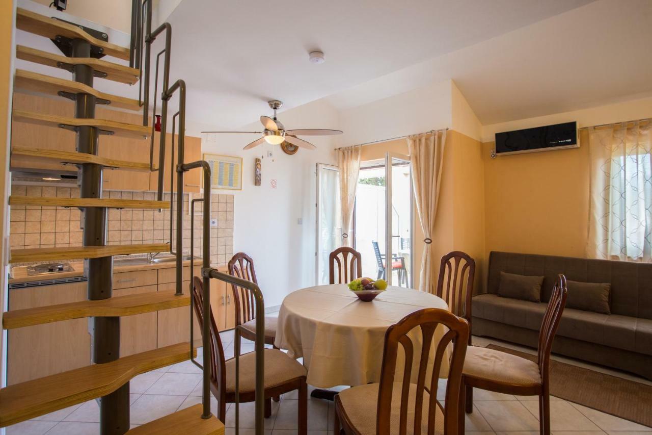 Apartment Smuljic Vrboska Extérieur photo